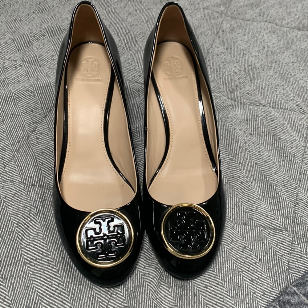 Very lightly worn Tory Burch wedge